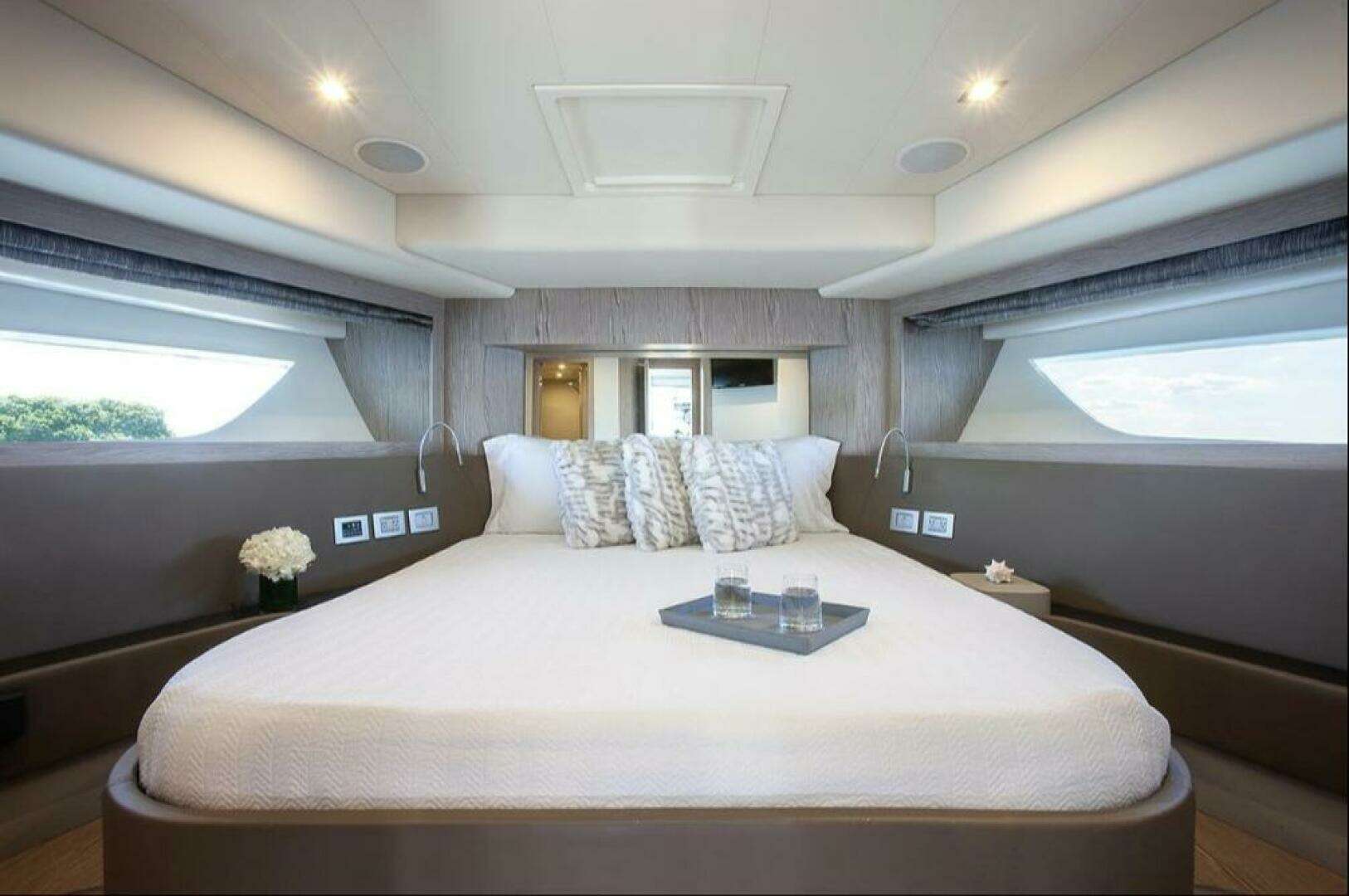 2018 Ferretti Yachts — - Image 28