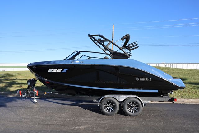 2026 Yamaha Boats 222 XD BOTH COLORS AVAILABLE - 5