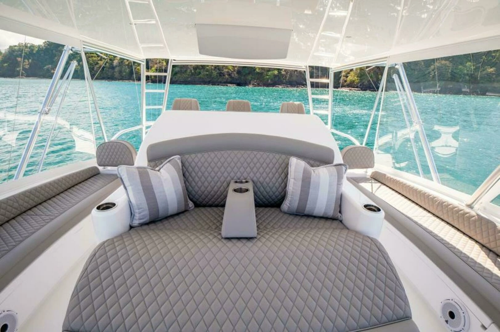 2023 Viking 64 Convertible - Image 6