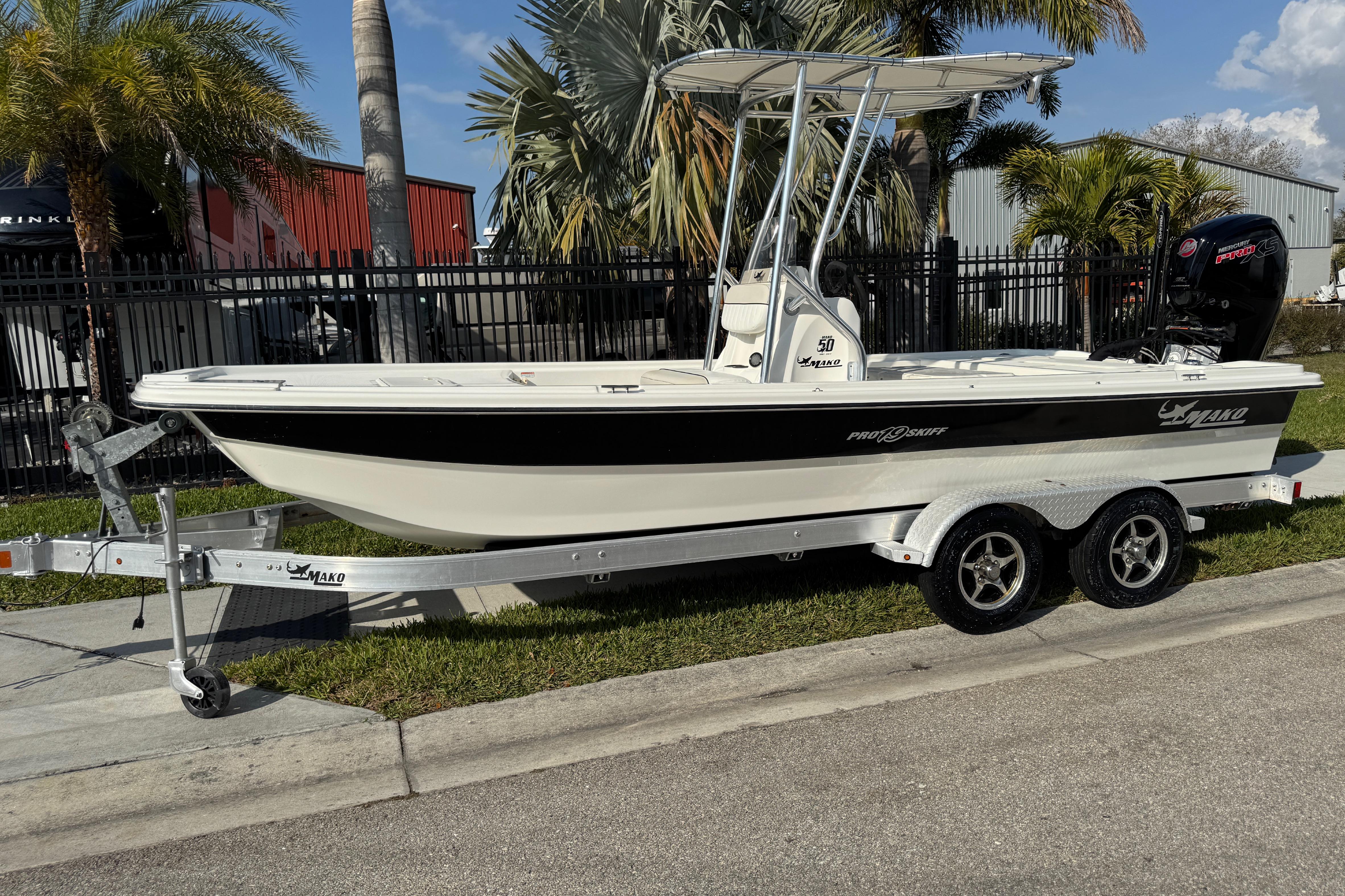 2017 Mako Pro Skiff 19 CC