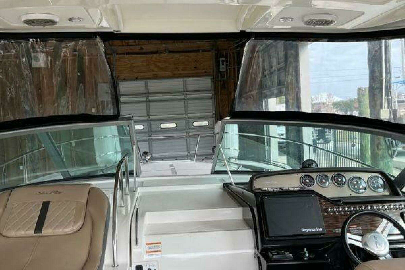 2017 Sea Ray Sundancer 350 - Image 9