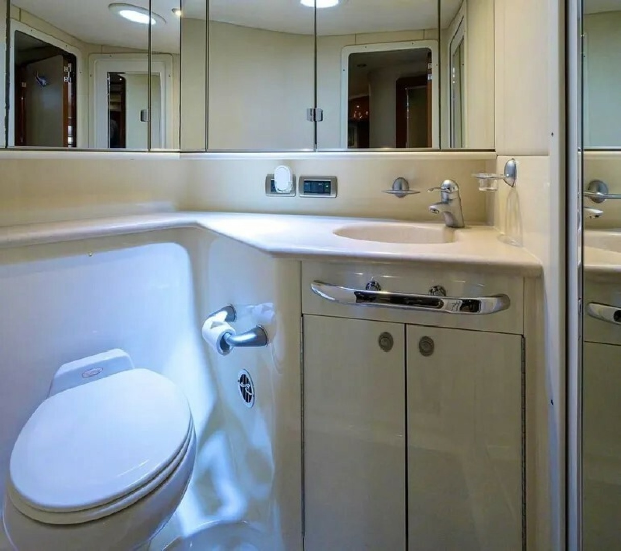 2004 Sea Ray 550 Sundancer - Image 19
