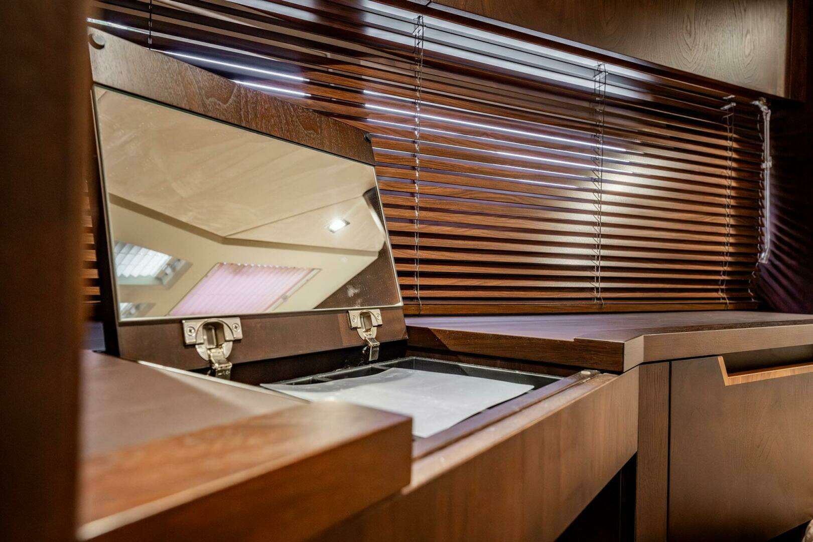 2017 Galeon 510 Skybridge - Image 29