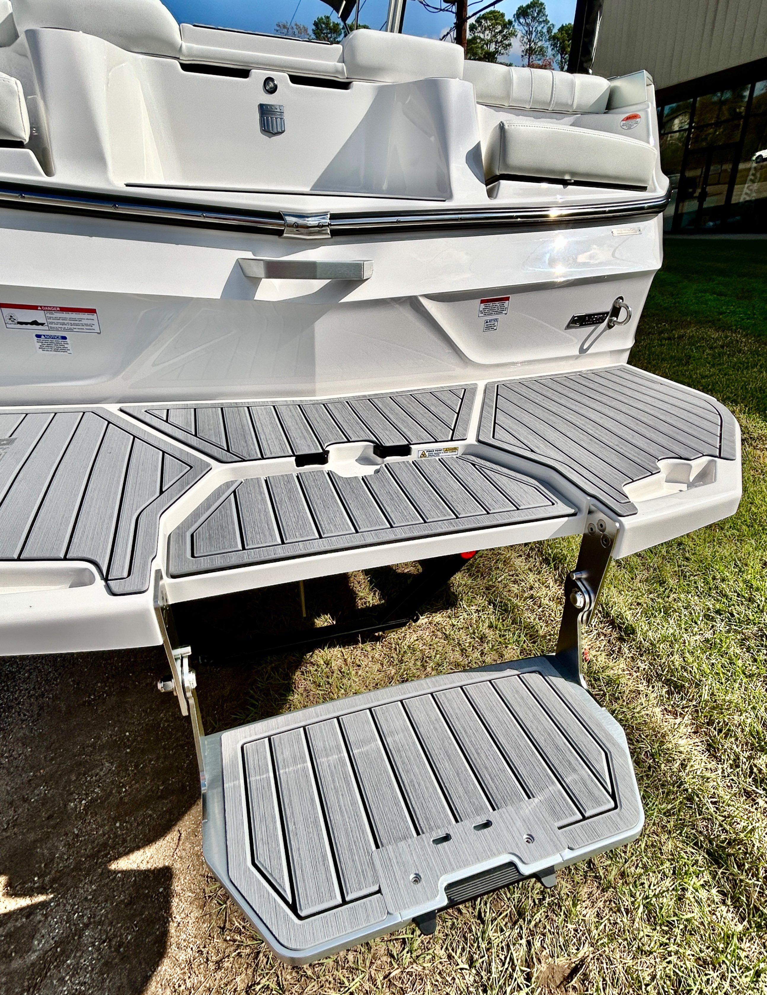 2026 MasterCraft XT23 - 15
