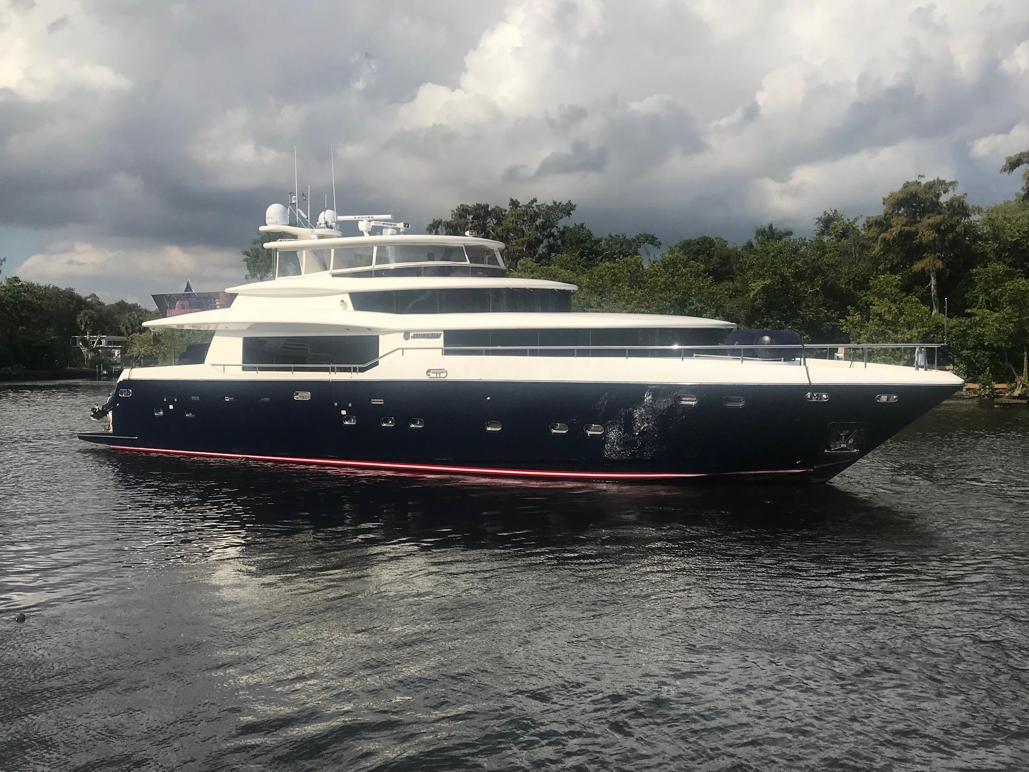 2006 Johnson 87' Motor Yacht