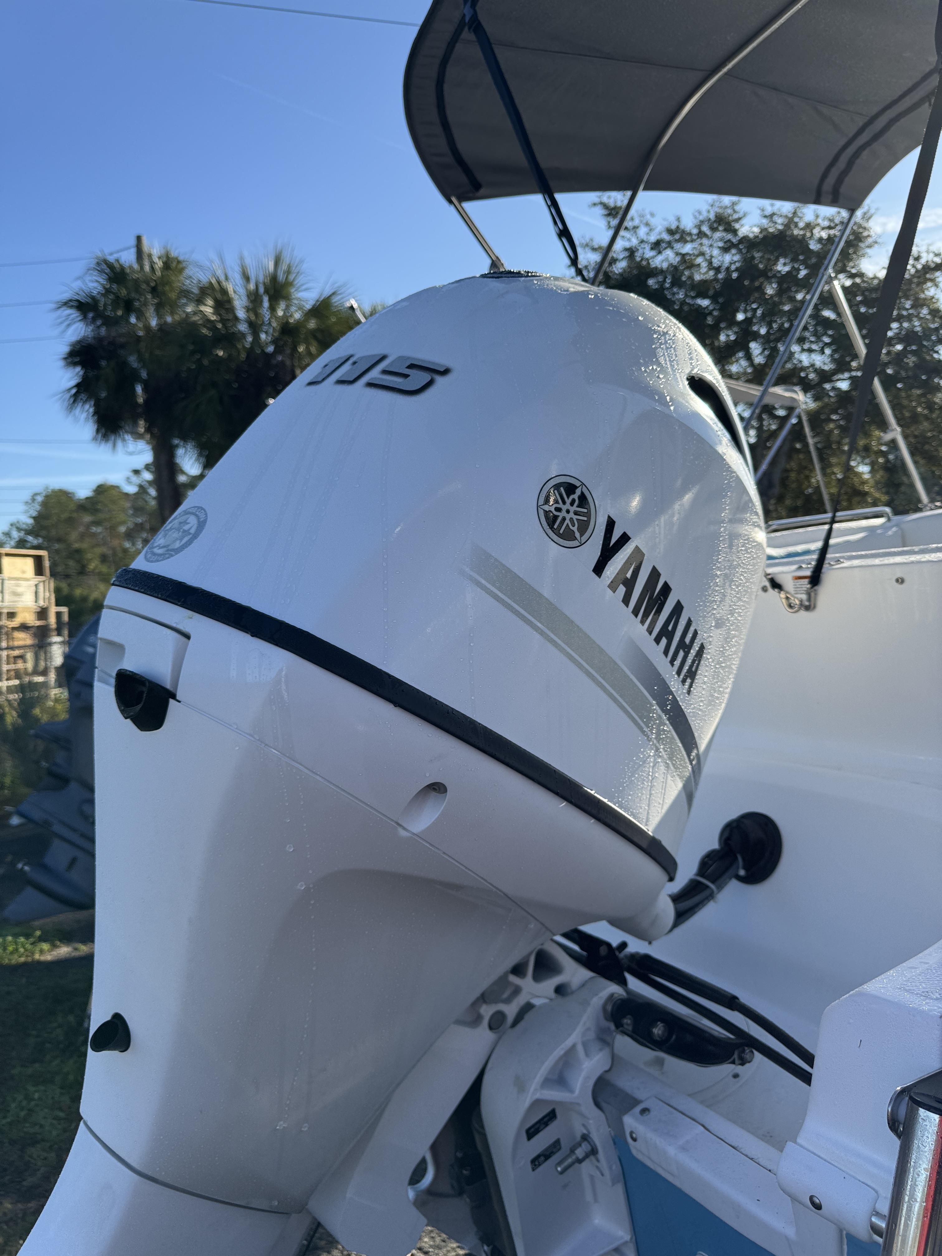 2026 Hurricane SunDeck Sport 188 OB - 38