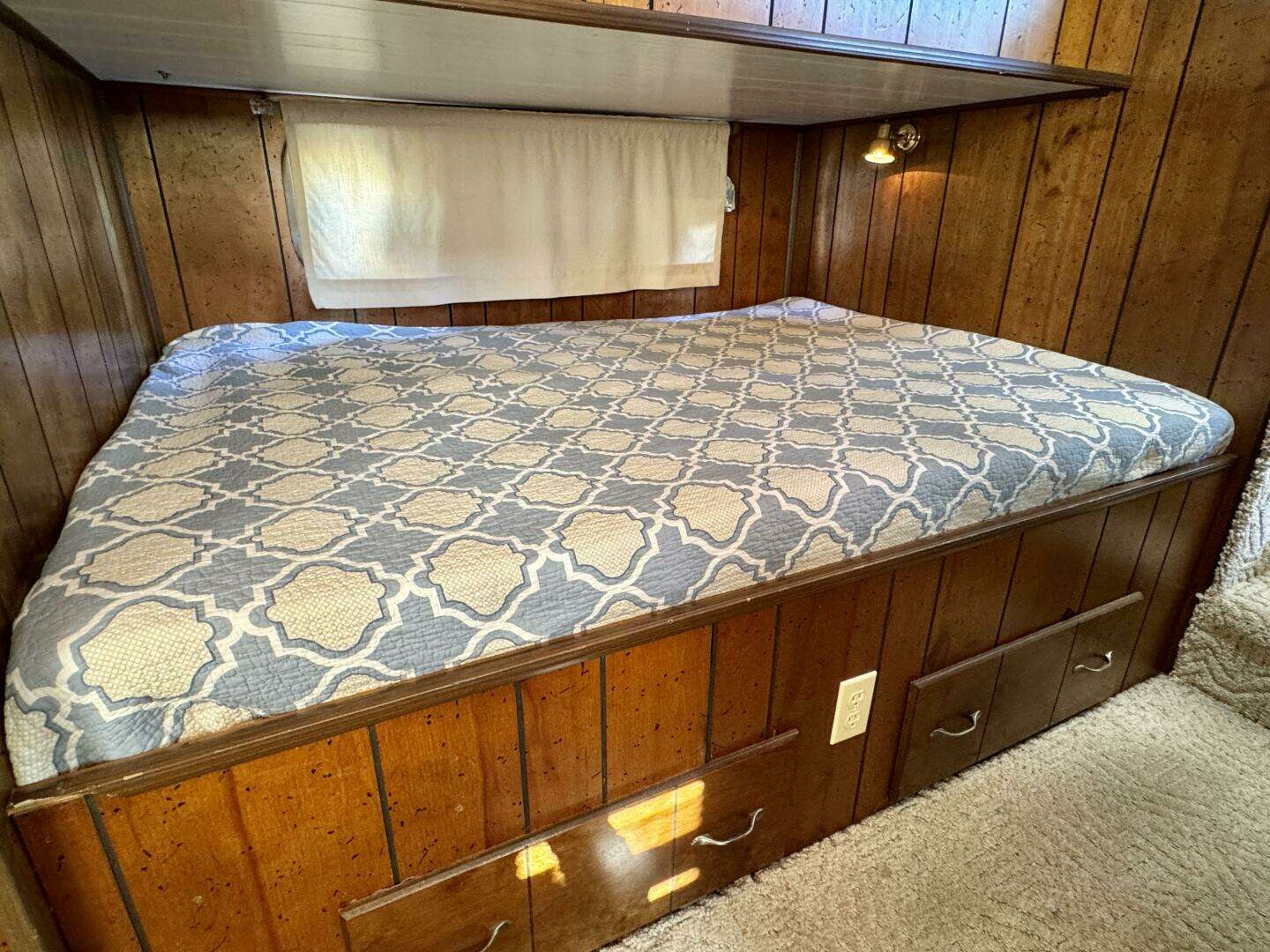 1977 Sumerset 14 x 58 Aluminum Hull Houseboat with Catwalks - Image 52