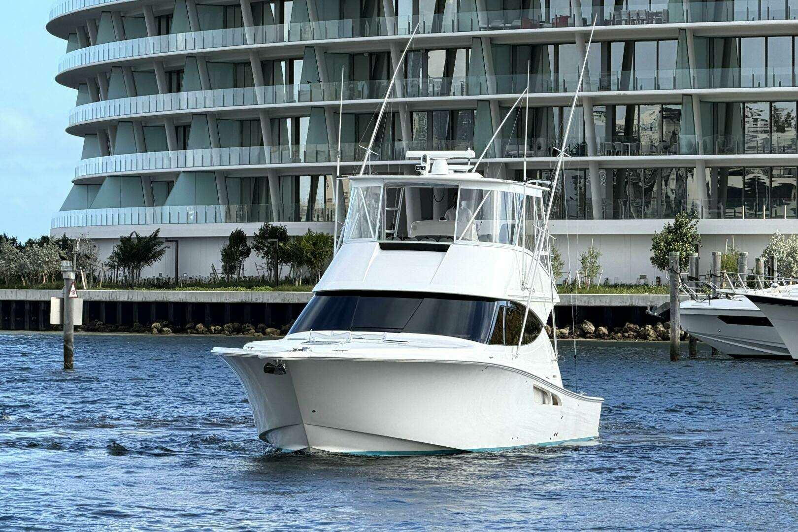2015 Tiara Yachts 48 Convertible - Image 4