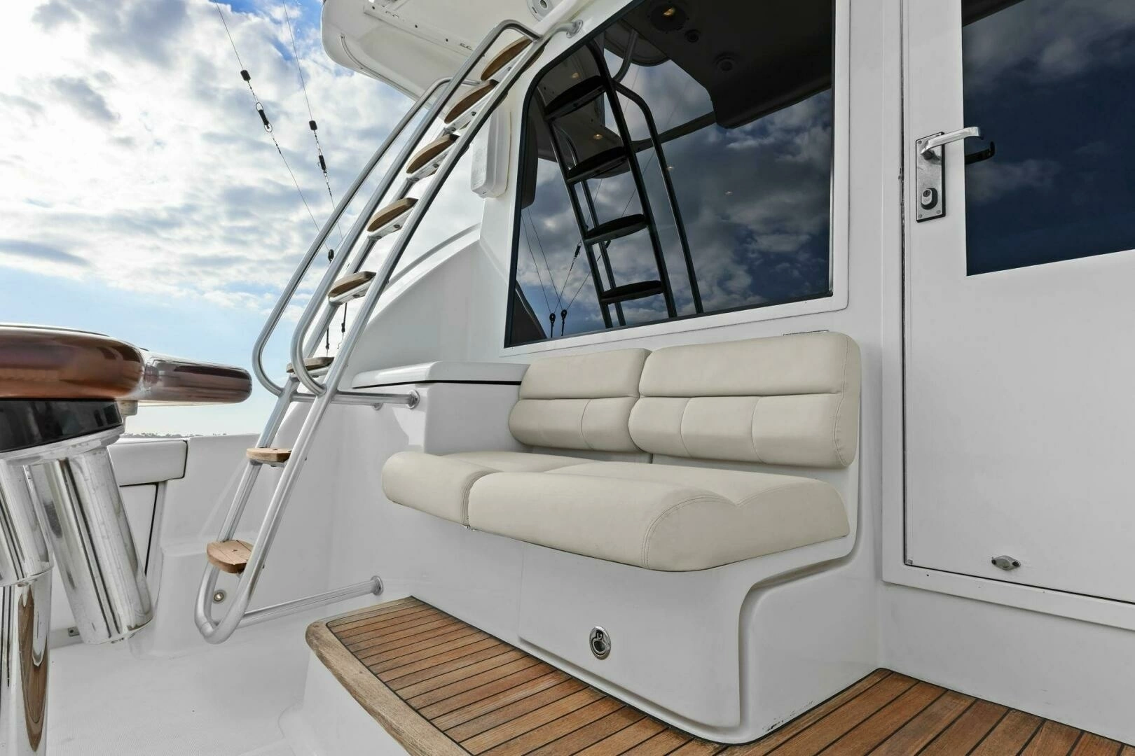 2013 Tiara Yachts 3900 Convertible - Image 44
