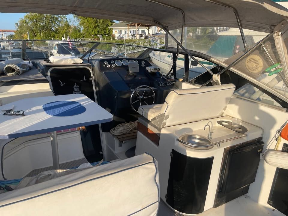 1989 Bayliner 3485 Avanti - 6