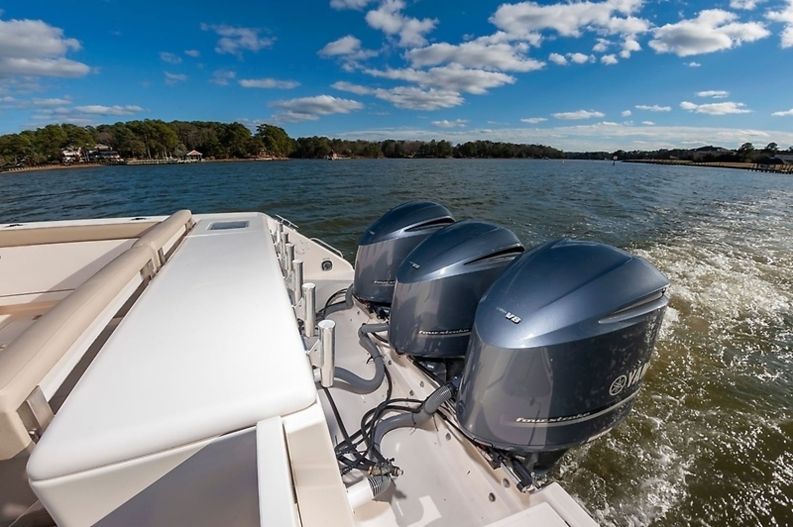 2015 Pursuit 385 OS - Image 7