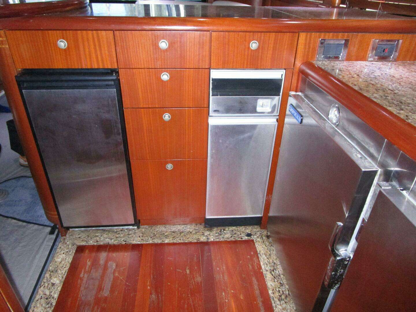 1989 Striker 62 Convertible - Image 14