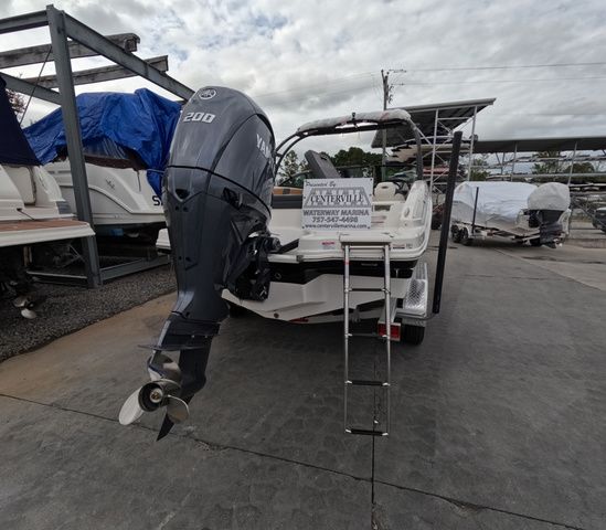2026 Chaparral 23 SSi OB In stock Trailer included - 3