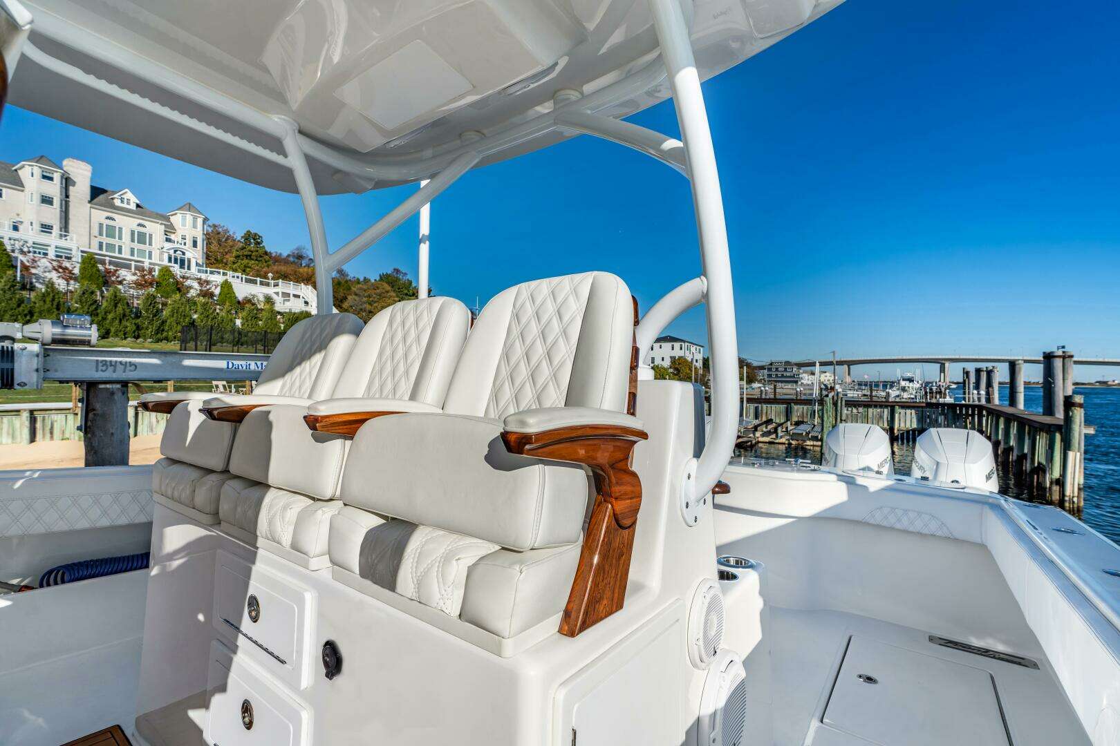 2025 Front Runner 43 Catamaran - Image 34