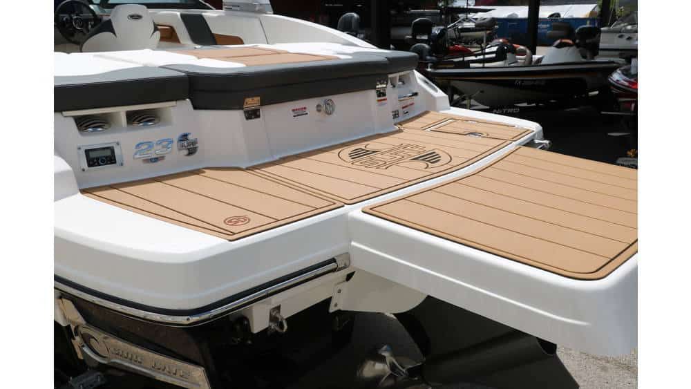 2025 Chaparral 23 Surf - 9