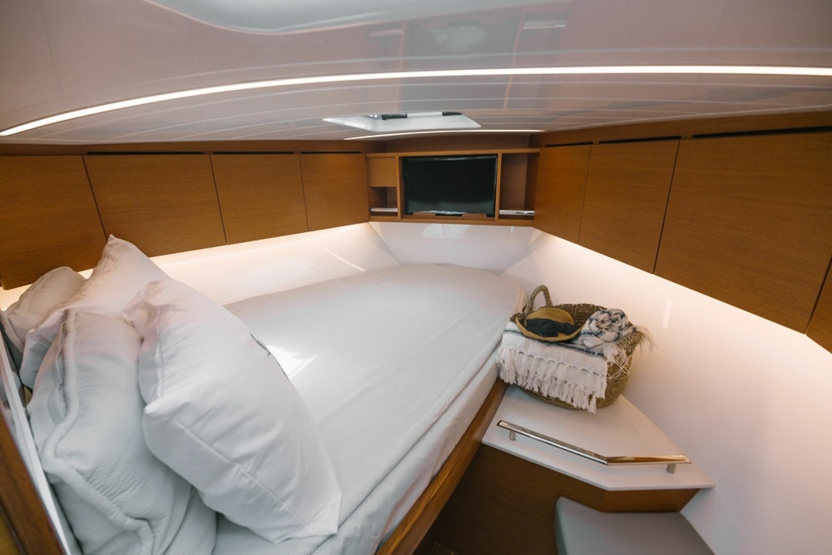 2027 Bertram 35 Flybridge - Image 35