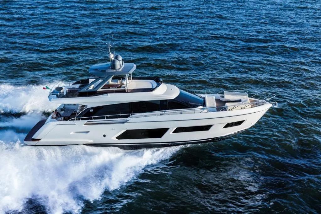 2021 Ferretti Yachts 670