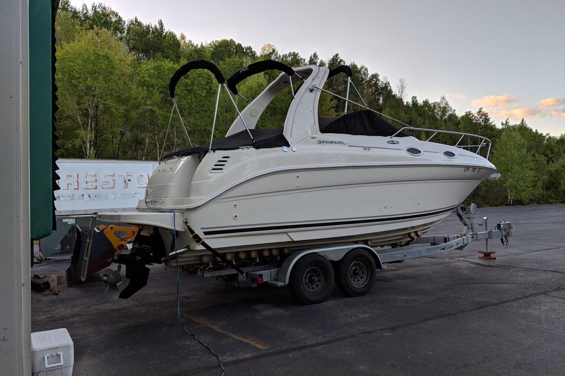 2004 Sea Ray Sundancer 260