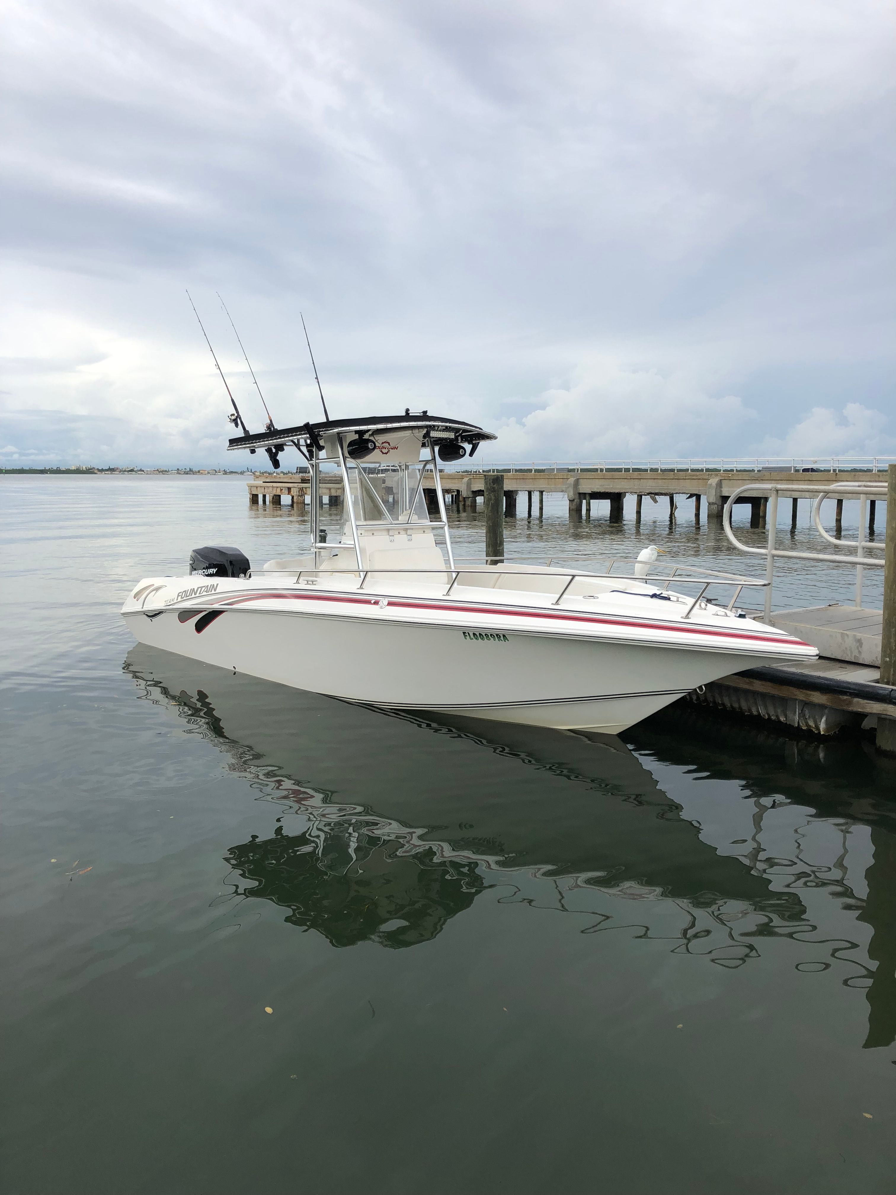 2004 Fountain 23 Center Console