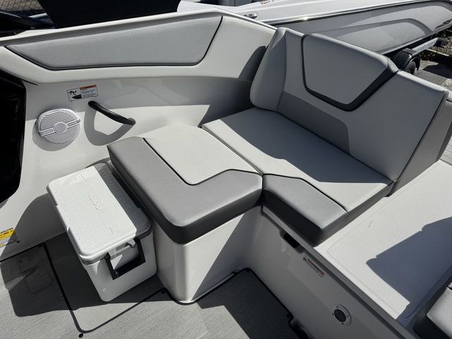 2026 Yamaha Boats AR220 - 16