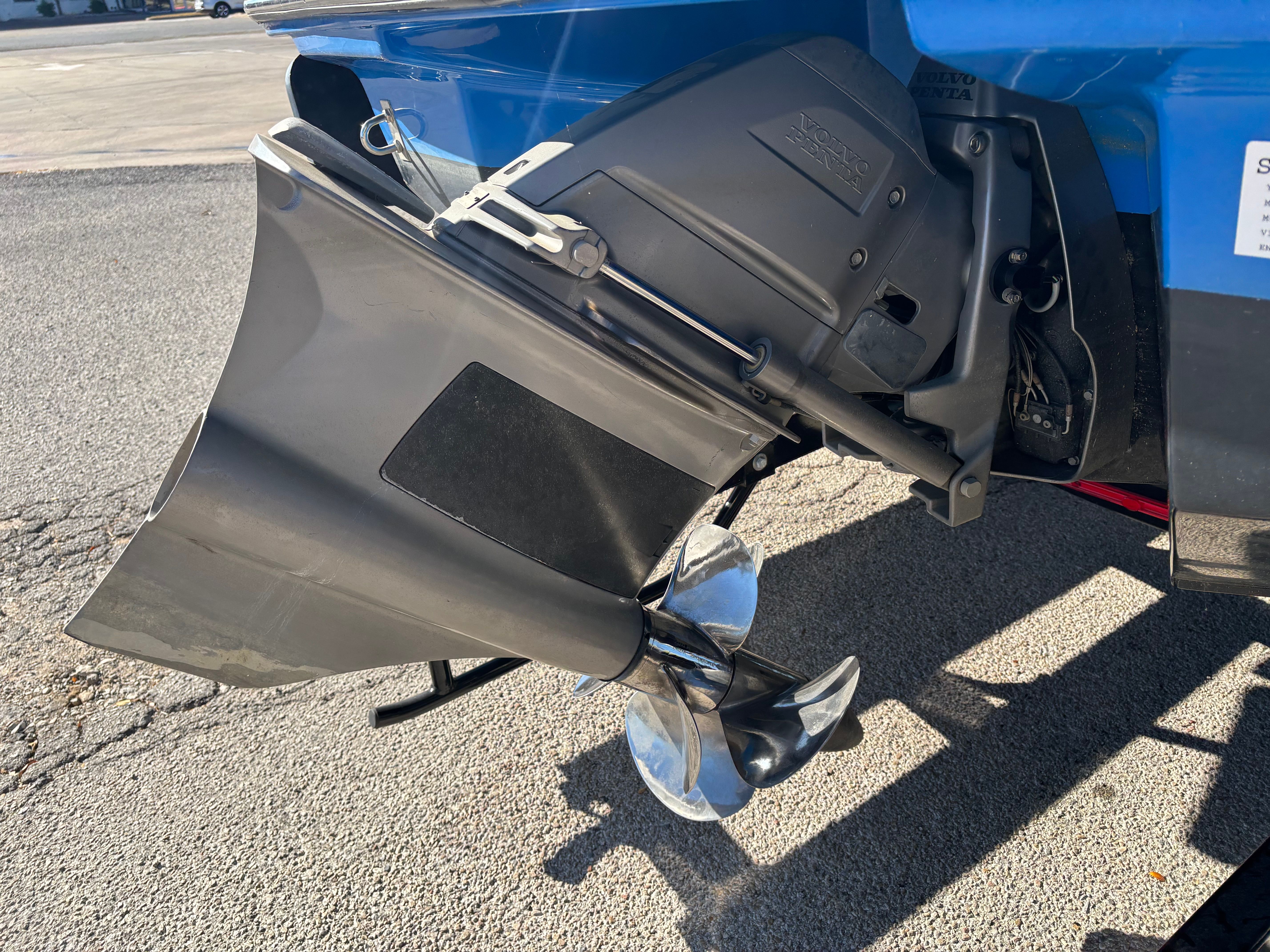 2019 CHAPARRAL 23 SURF - Image 9