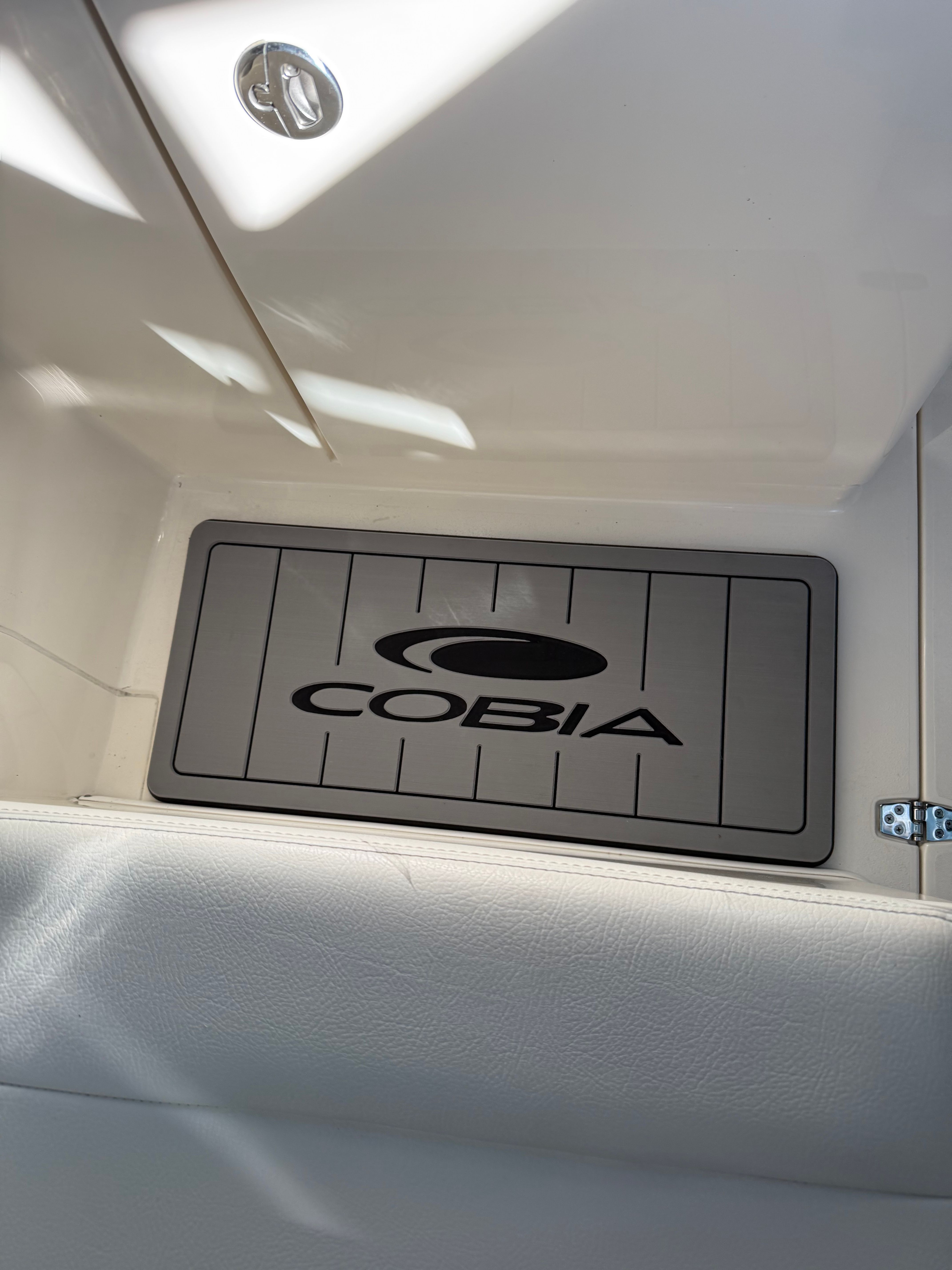 2022 Cobia 240 Dual Console - 41