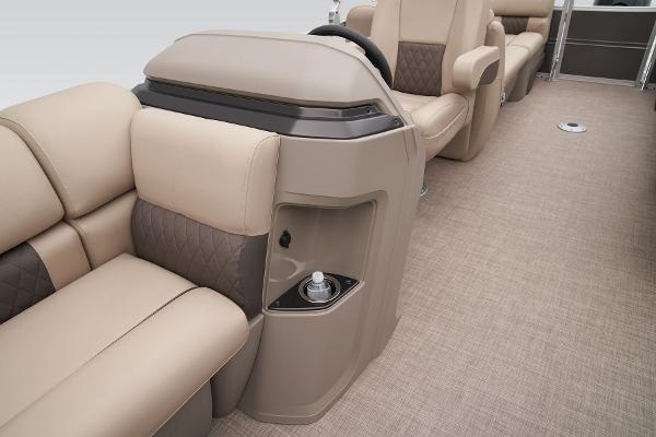 Manufacturer Provided Image: Sun Tracker Party Barge 22 DLX