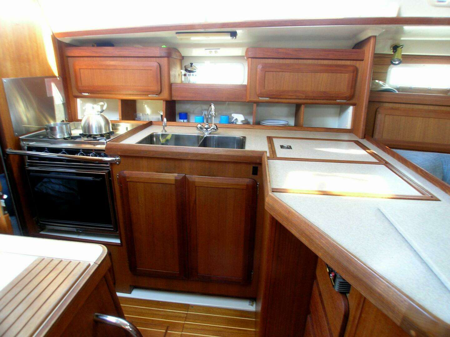 1996 Hunter Legend - Image 4