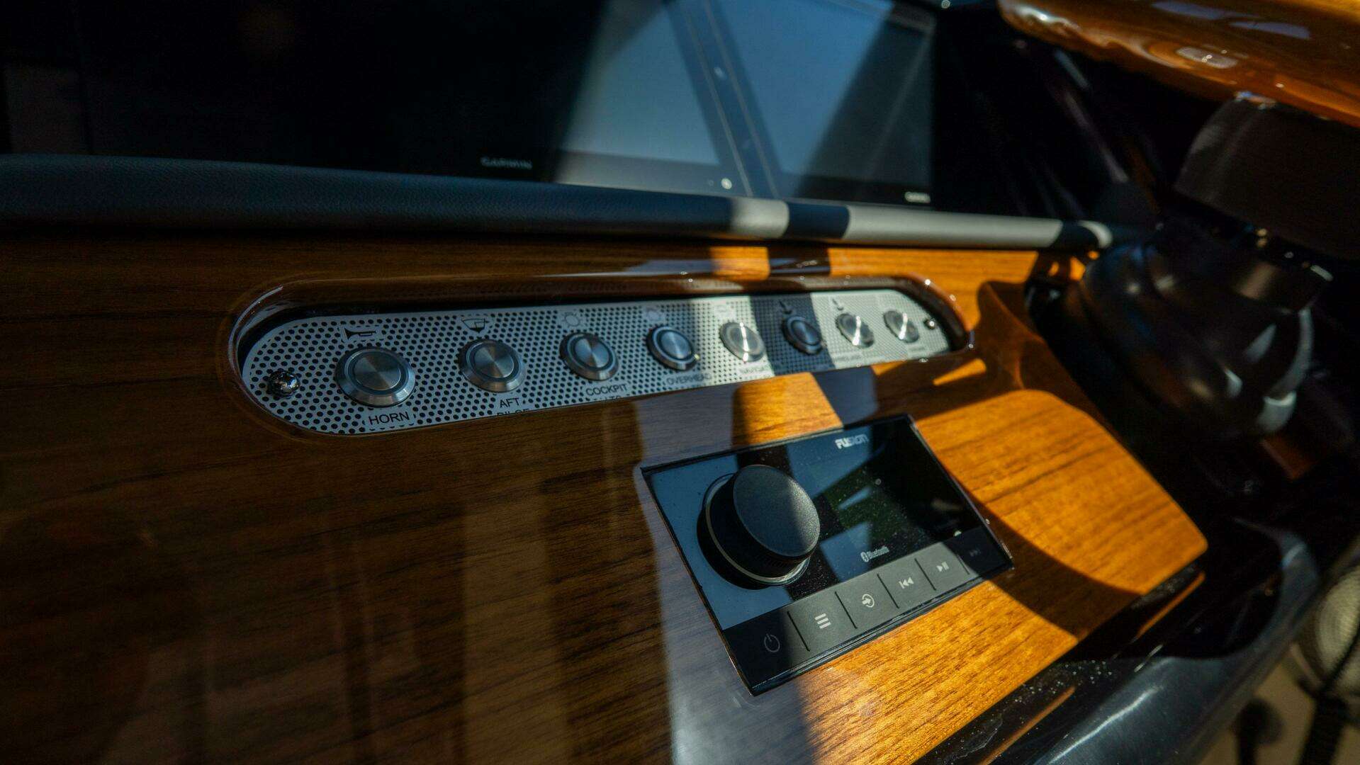 2026 Chris-Craft Calypso - Image 13