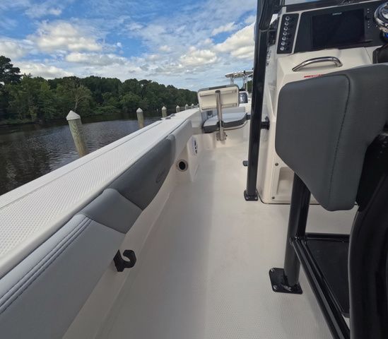 2026 Robalo Cayman 226 In Stock Trailer Included - 15
