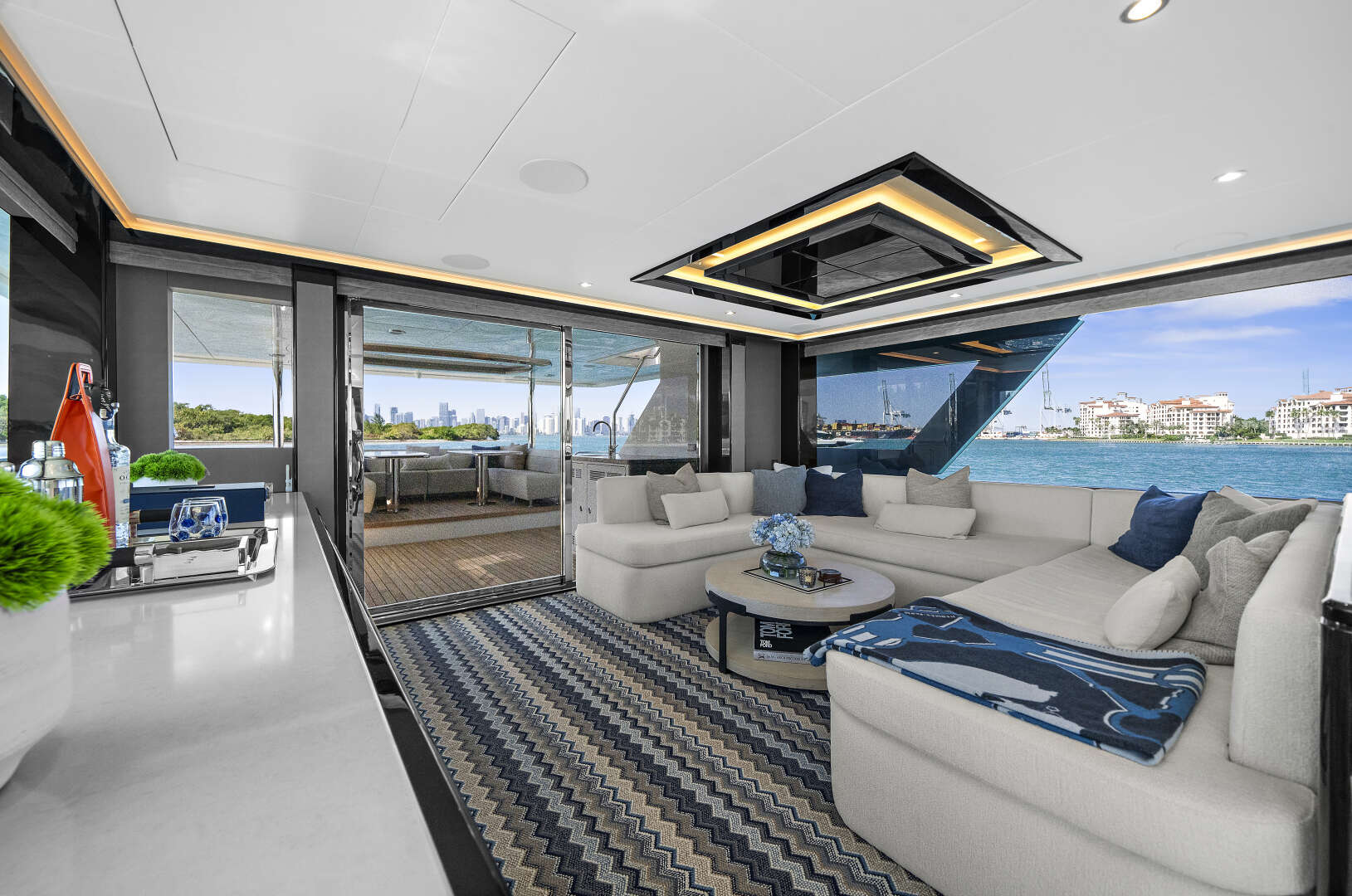 2024 Ocean Alexander 32L - Image 31
