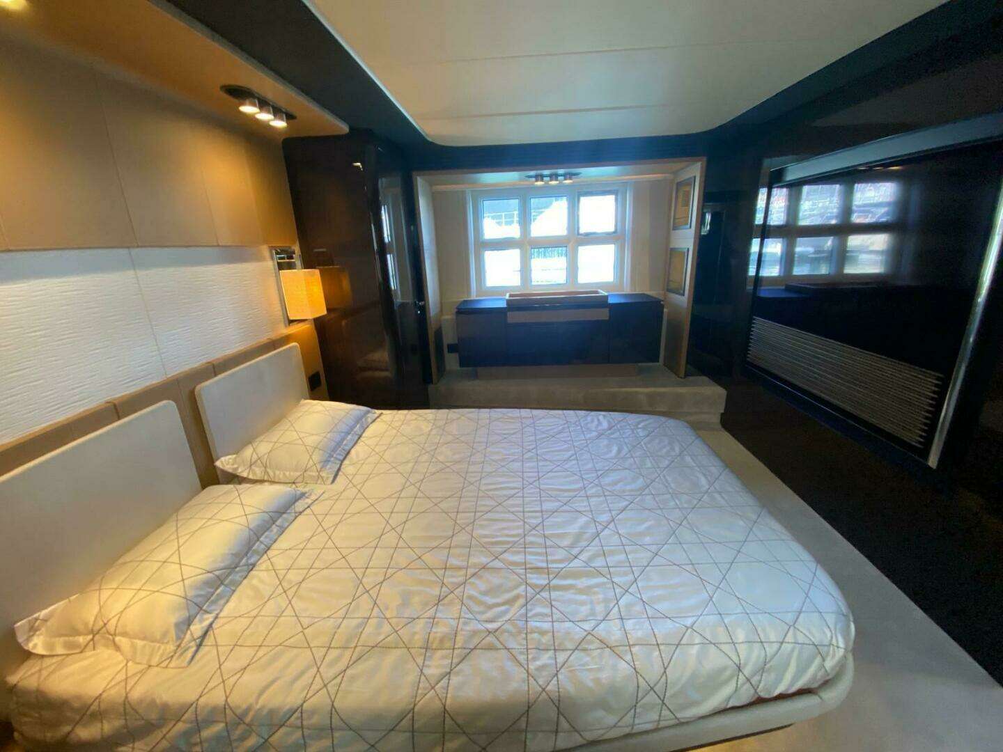 2016 Azimut 77S - Image 43