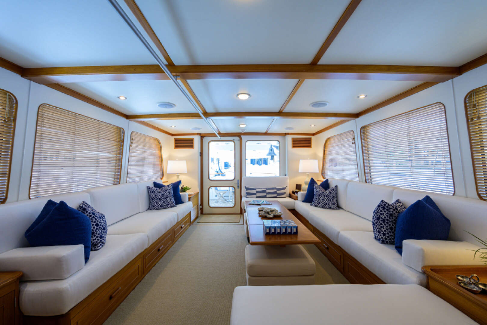 2003 New England Boatworks Enclosed Raised Pilothouse - Image 11