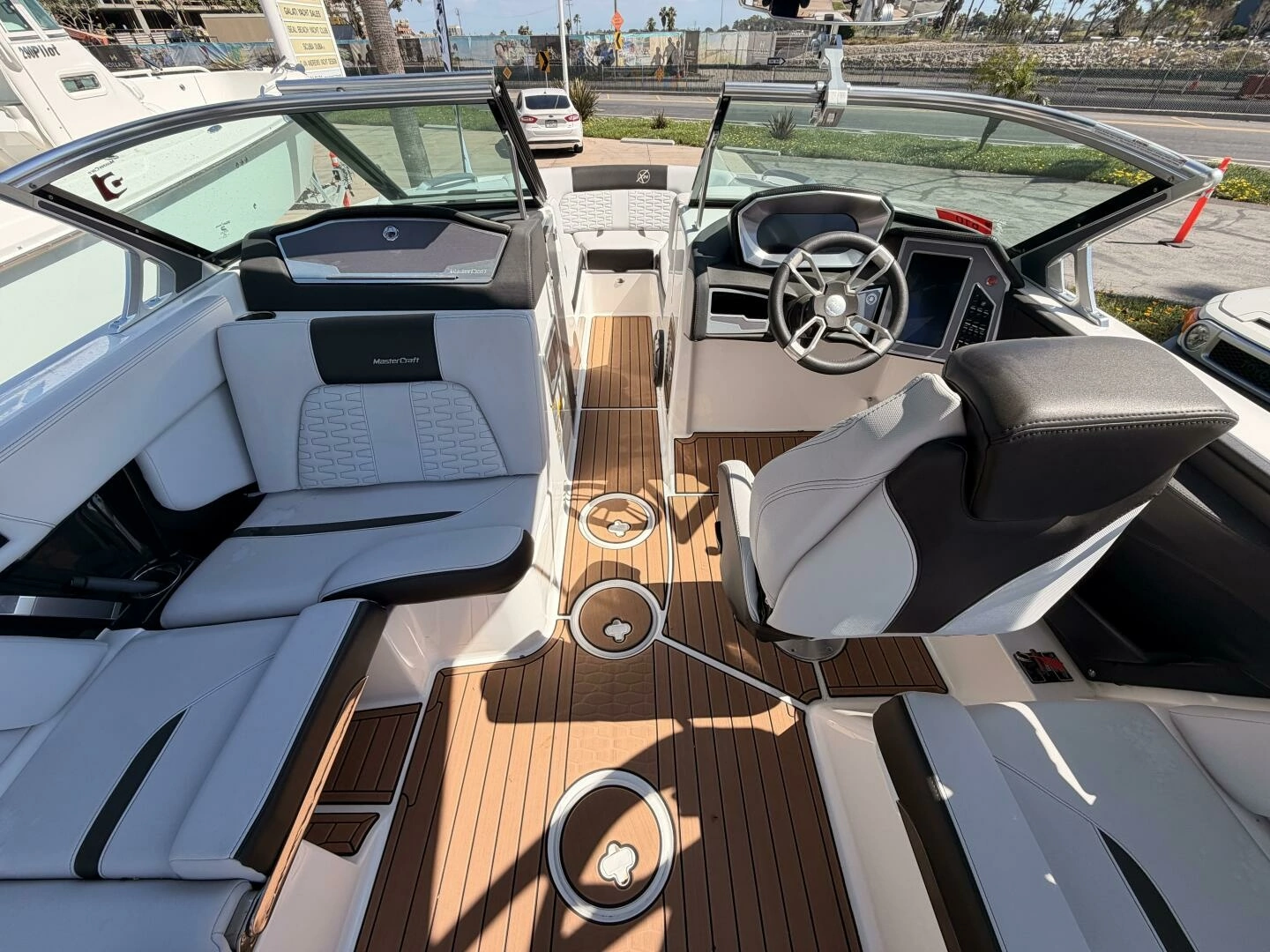 2021 Mastercraft X24 - Image 2