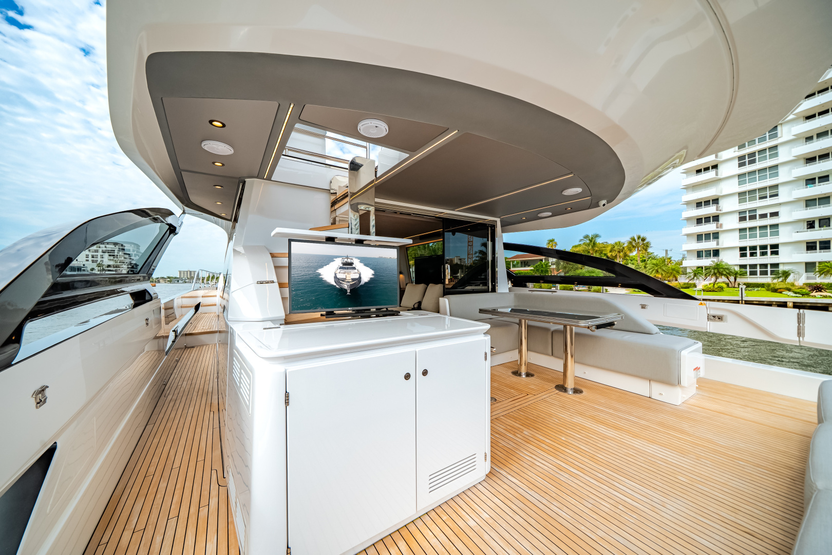 2026 Azimut S8 - Image 66
