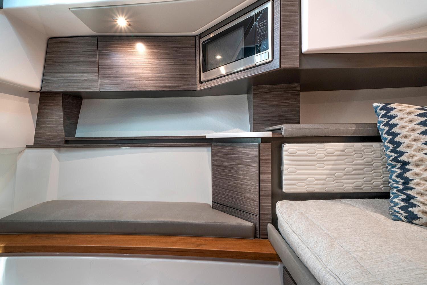 2026 Tiara Yachts 43LS - 20