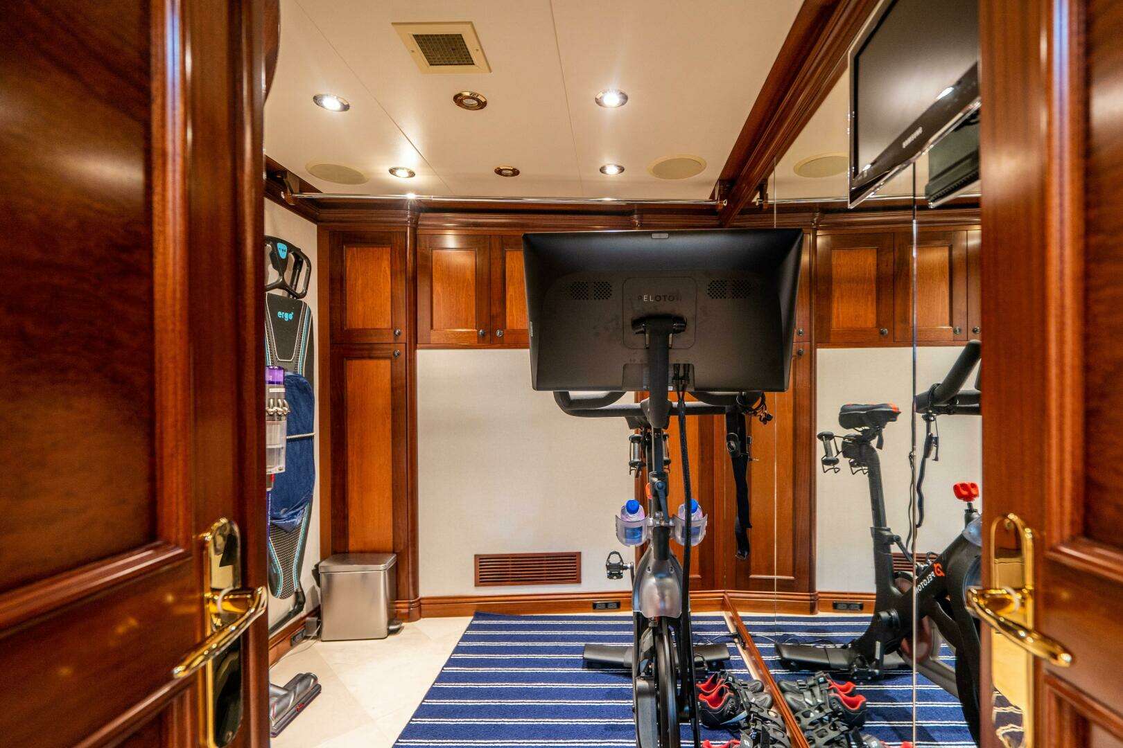 2004 Crescent Raised Pilothouse - Image 35