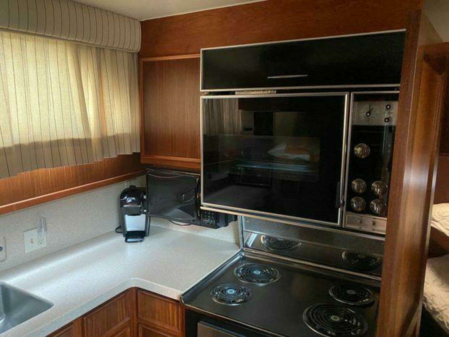 1983 Hatteras 53 ED - Image 12
