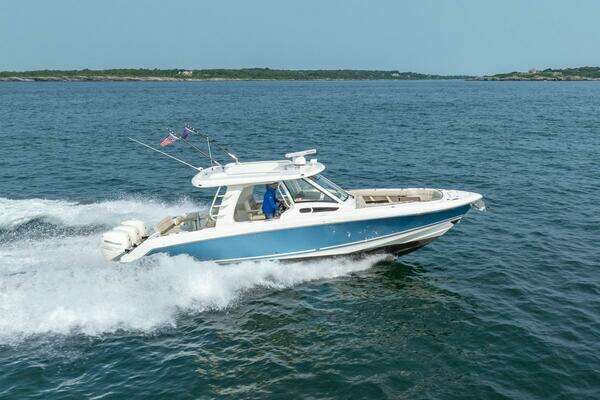 2019 Boston Whaler 350 EX Realm