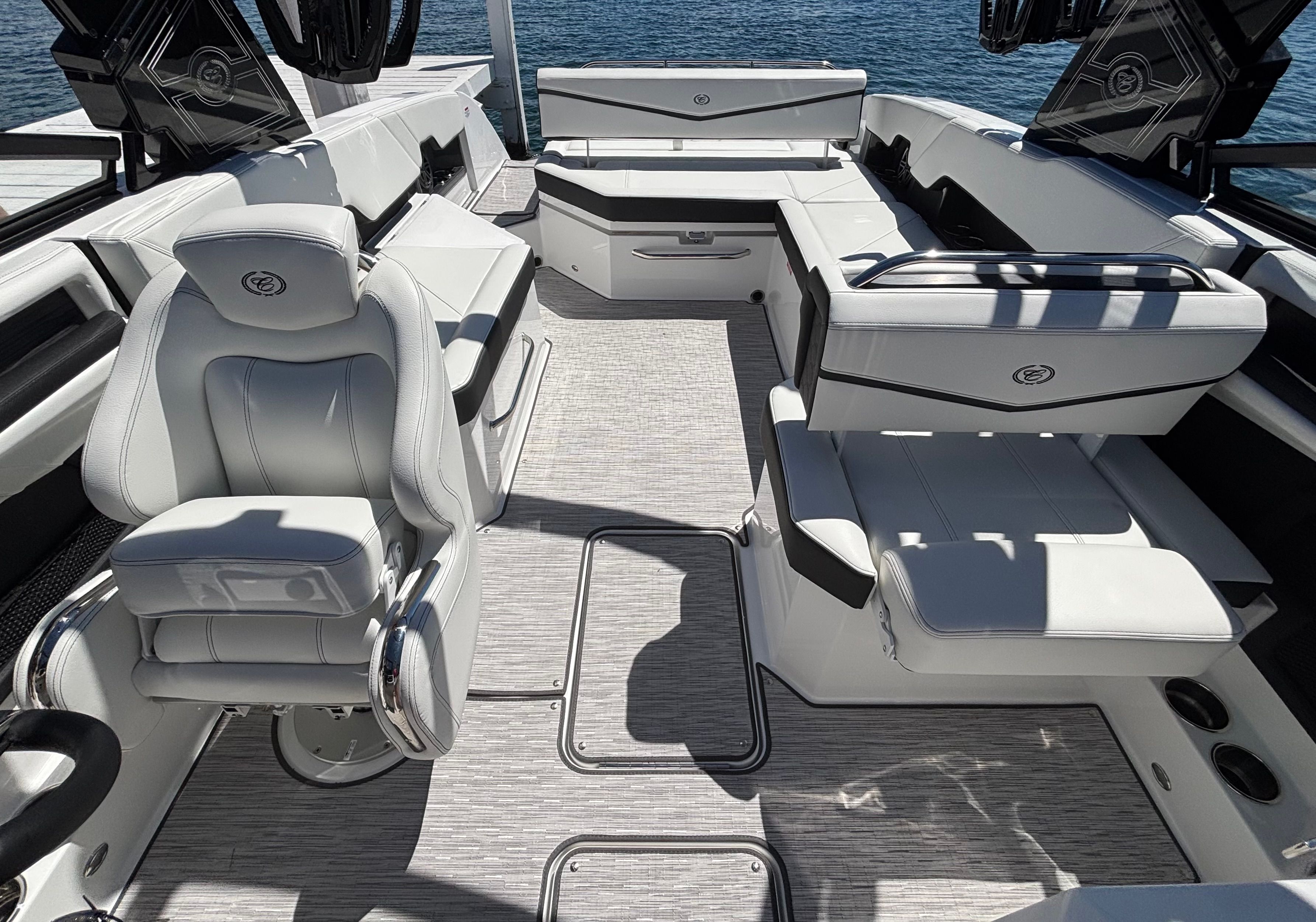 2026 Cobalt R8 Surf - 18