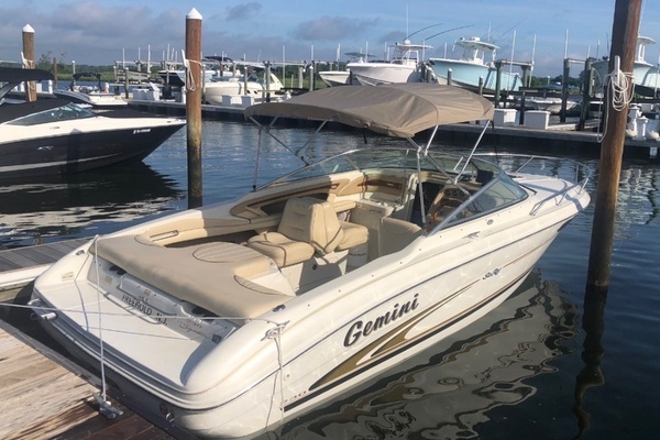 2000 Sea Ray 230 Signature
