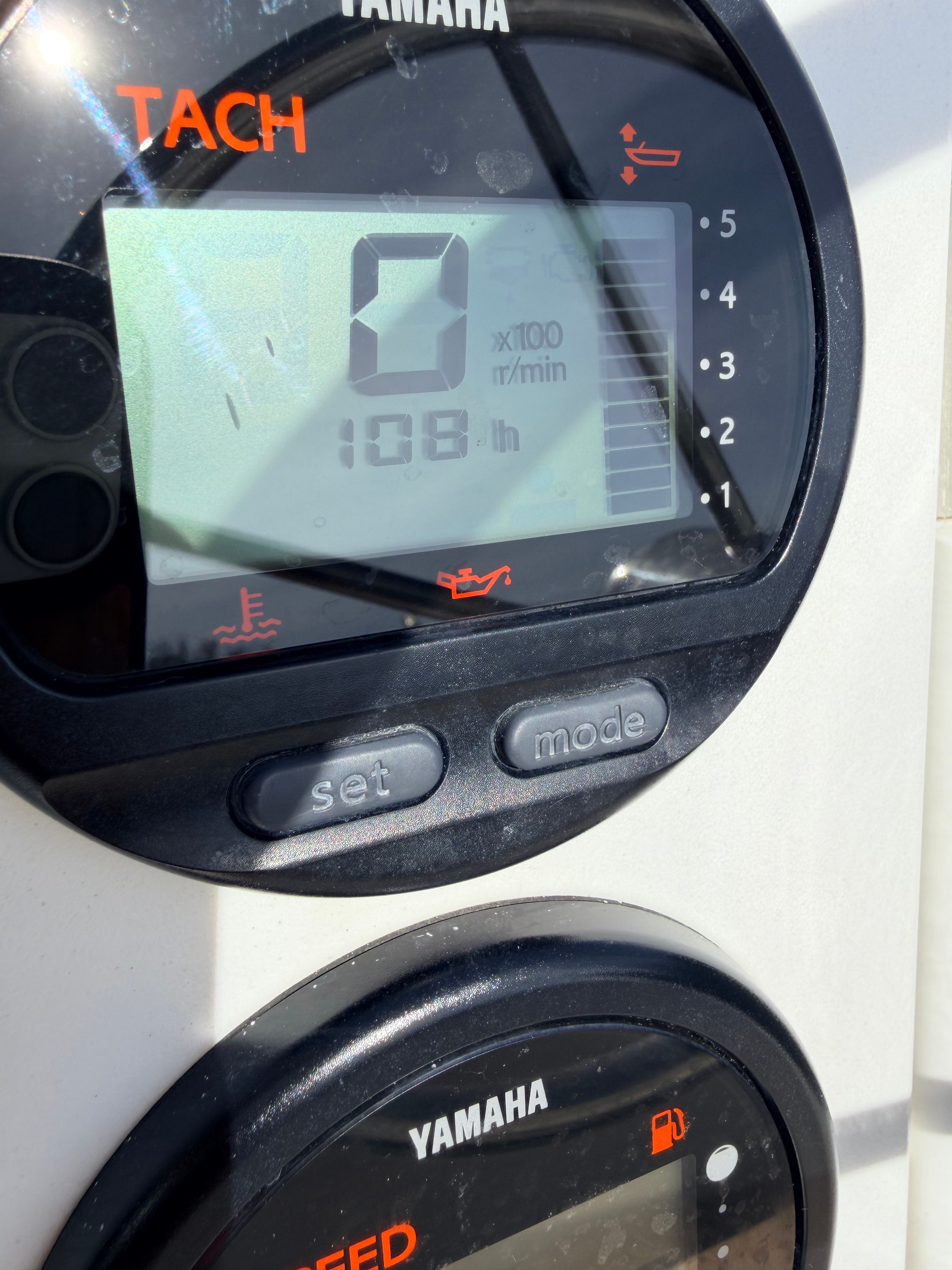 1996 Boston Whaler Montauk - 8