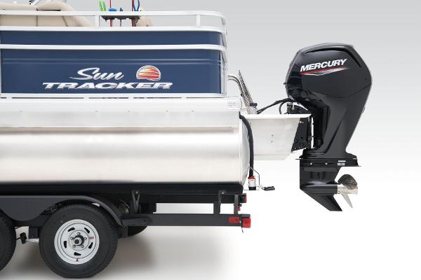 Manufacturer Provided Image: Sun Tracker Fishin' Barge 20 DLX