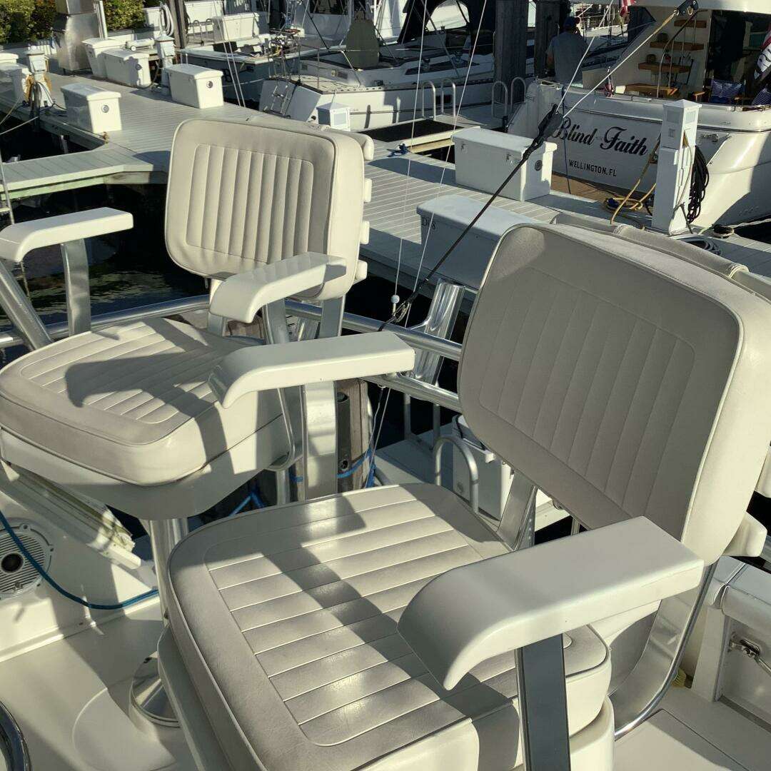 2006 Cabo 35 Flybridge Sportfish - Image 9