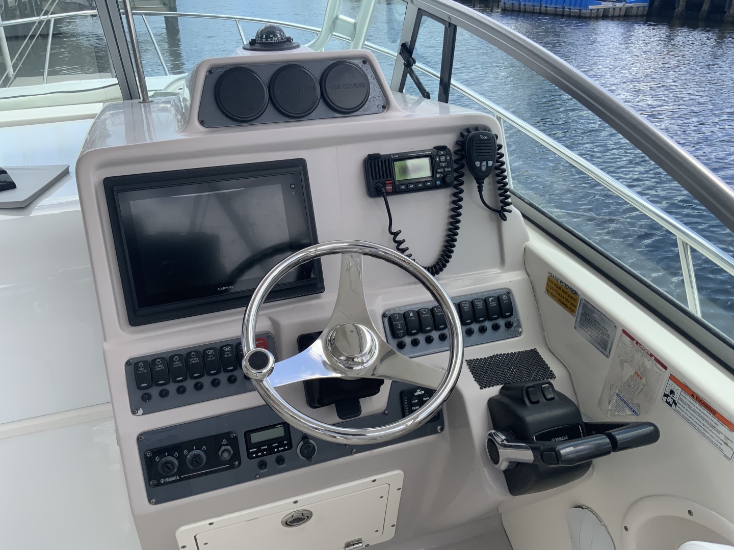 2007 Robalo R305 Walkaround - Image 9