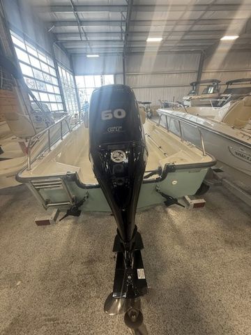 2025 Boston Whaler 150 Montauk - 6