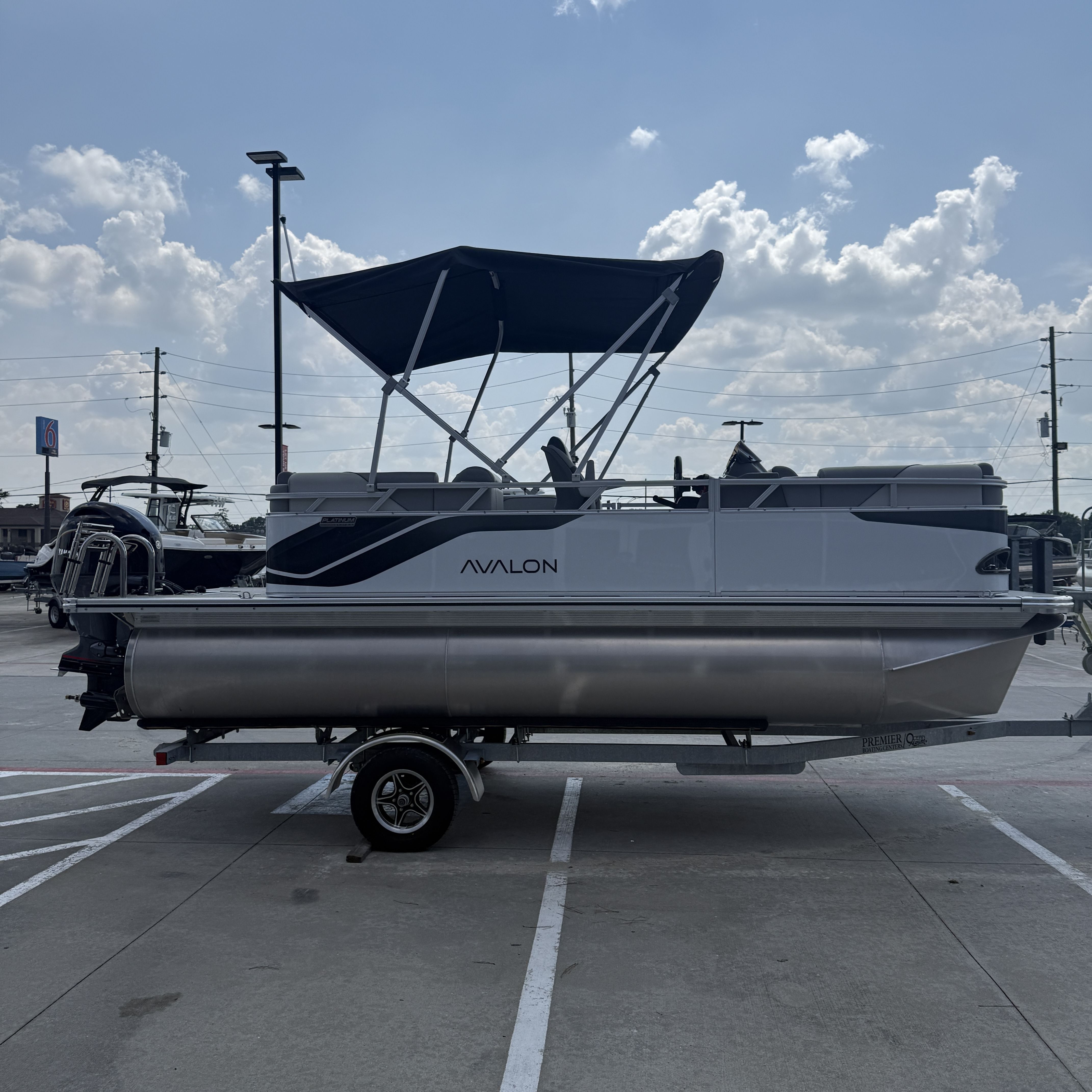 2026 Avalon Venture Quad Lounge - 19' - 6