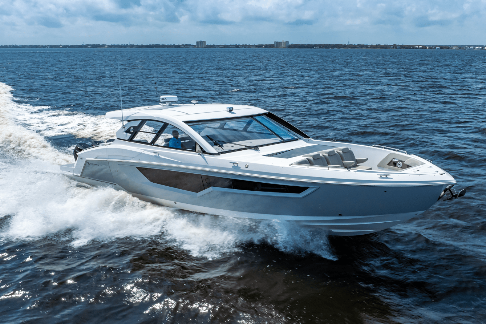 2025 Cruisers Yachts 50 GLS - Image 3