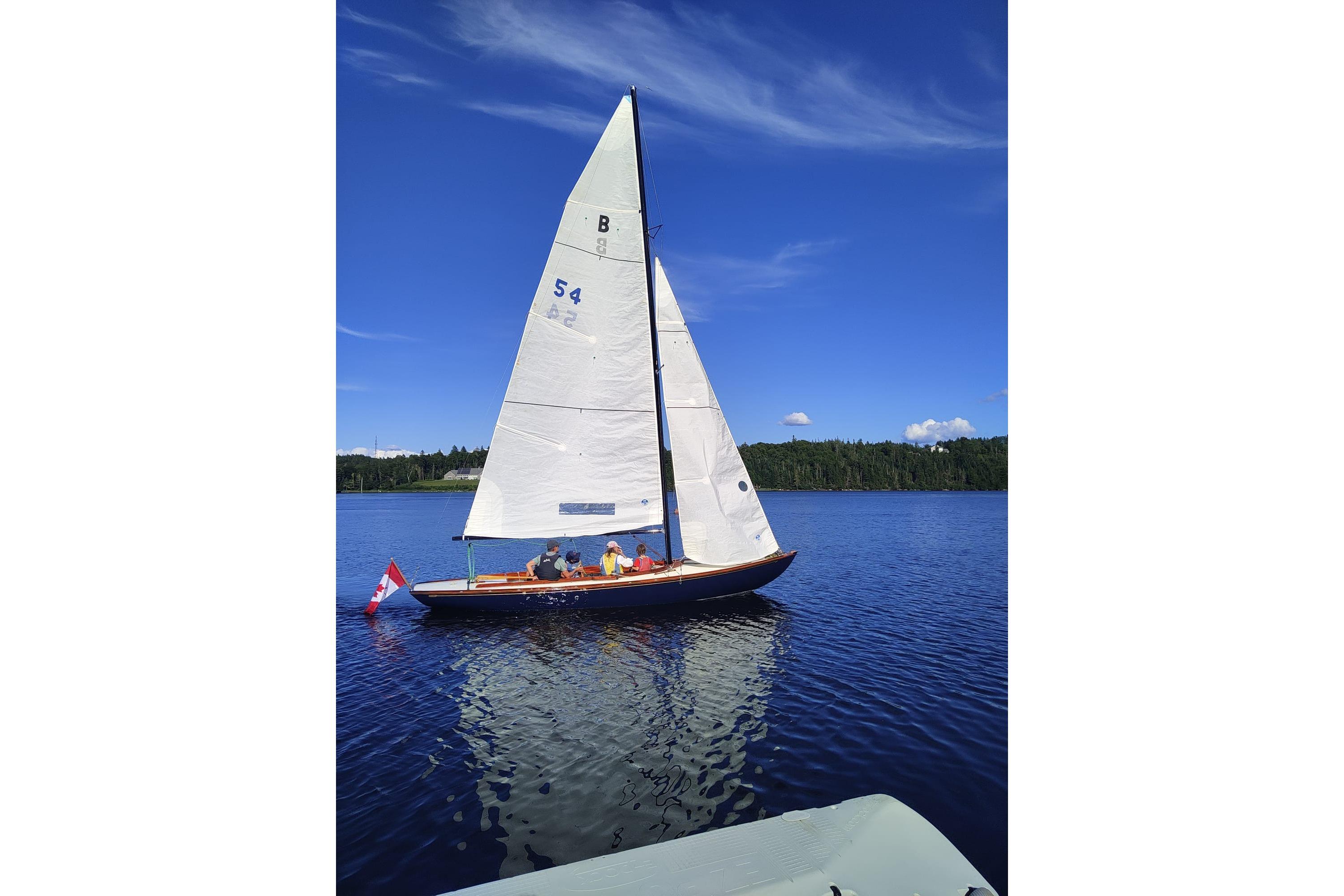 1959 Bluenose 23 Sloop
