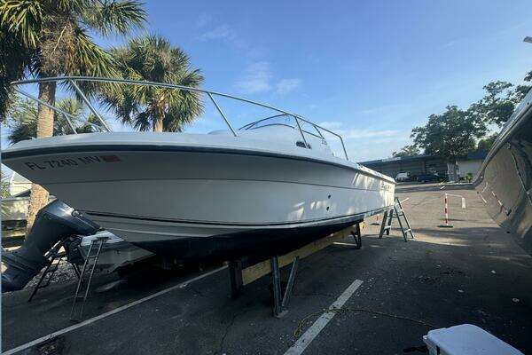 2004 Angler 220 Walkaround